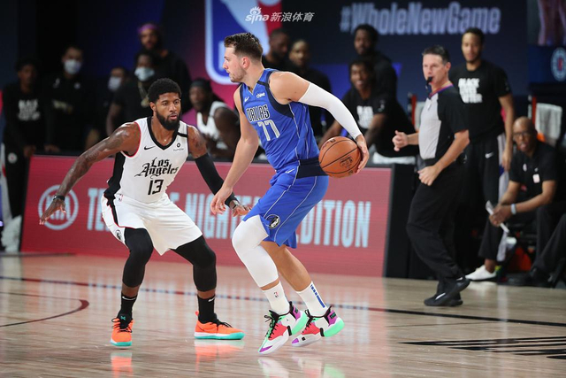 月的國內賽 月的國內賽